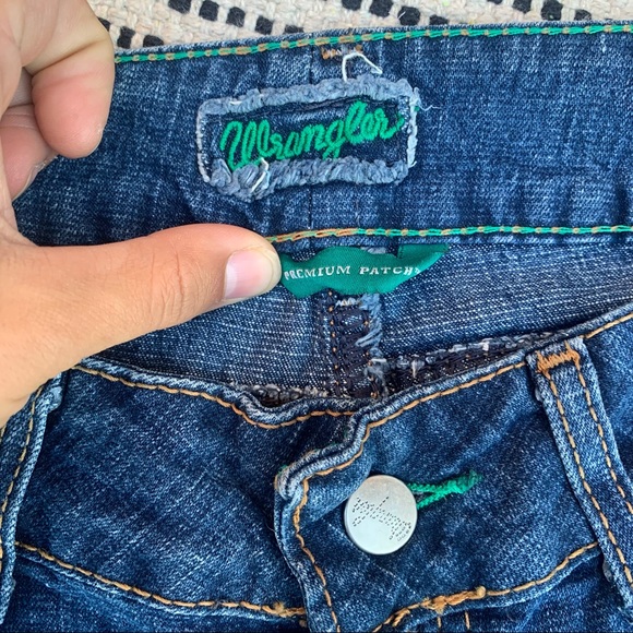 Vintage Wrangler Premium Patch Bootcut Jeans size 5/6! - Picture 6 of 8